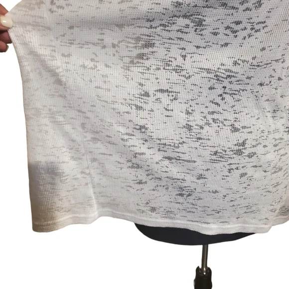 Jones New York Sport Gauze like top. A tank will be needed underneath. Size L - Picture 4 of 6